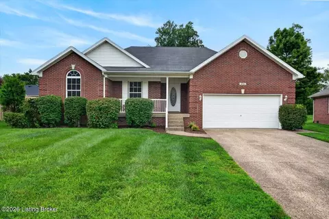 272 River Edge Dr, Shepherdsville, KY 40165