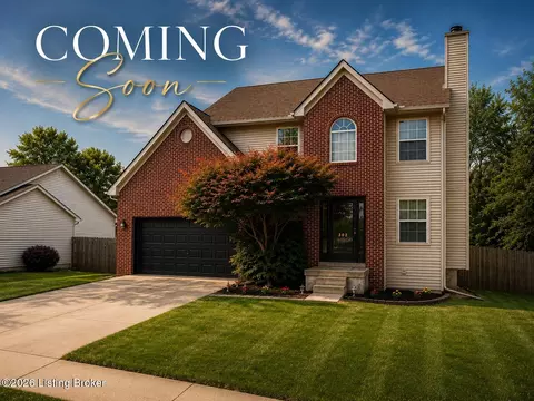 302 Woodland Lakes Dr, La Grange, KY 40031