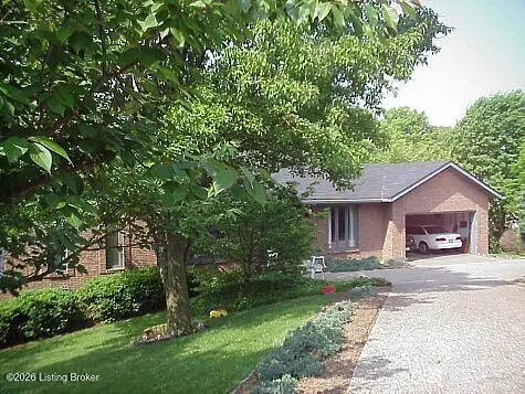 716 Fairhill Dr, Louisville, KY 40207
