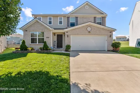 6783 Brittany Oak Dr, Louisville, KY 40229