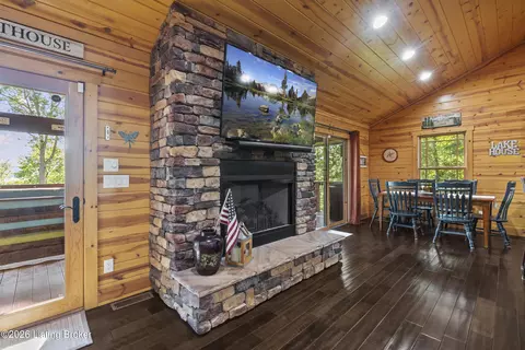 Dining - 132 Cypress Ln, Bee Spring, KY 42207 photo 2 of 3