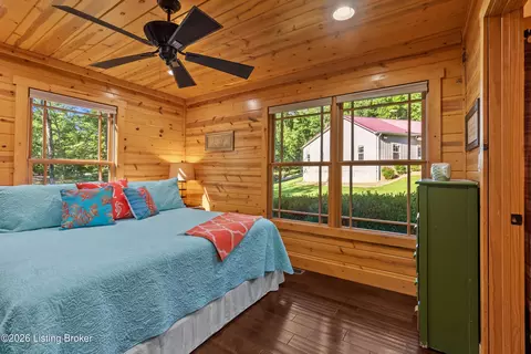 Bedroom - 132 Cypress Ln, Bee Spring, KY 42207 photo 3 of 14
