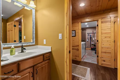 Entry Way - 132 Cypress Ln, Bee Spring, KY 42207 photo 3 of 7