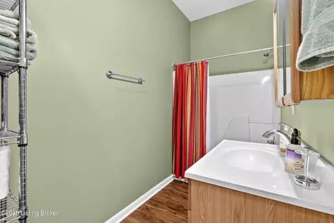 Bath - 132 Cypress Ln, Bee Spring, KY 42207 photo 7 of 7