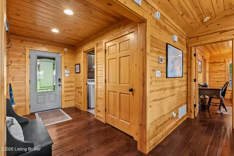 Entry Way - 132 Cypress Ln, Bee Spring, KY 42207 photo 2 of 7