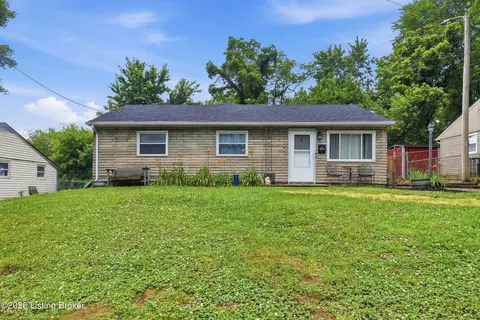 4711 Seville Dr, Louisville, KY 40272