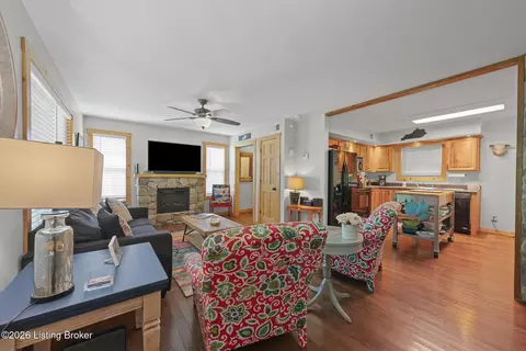 Living - 49 Circle Dr, Clarkson, KY 42726 photo 2 of 2