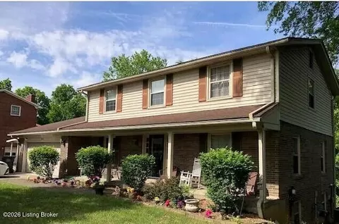 8907 Lakeridge Dr, Louisville, KY 40272
