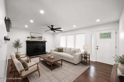 5711 Omega St, Louisville, KY 40258