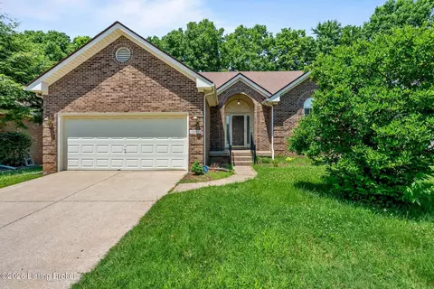 7807 Ridgehurst Pl, Louisville, KY 40299