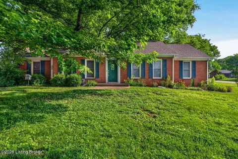 388 Knobview Dr, Shelbyville, KY 40065