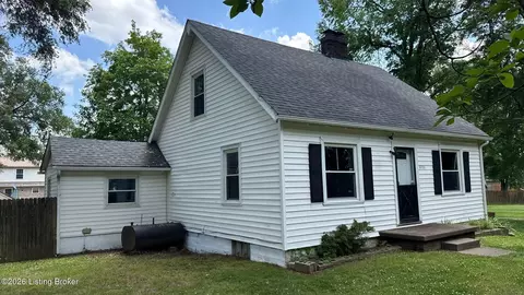 6901 Waller Ln, Louisville, KY 40258