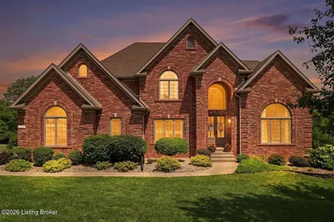 242 White Oak Dr, Mount Washington, KY 40047