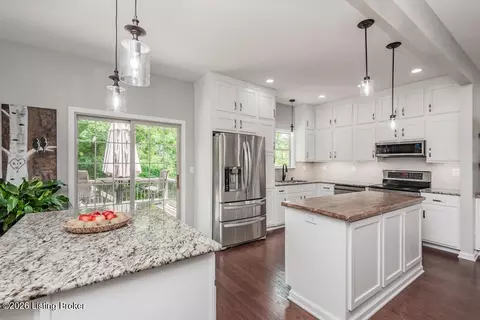150 Hidden Falls Dr, Mount Washington, KY 40047