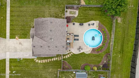 129 Round Rock Dr, Shepherdsville, KY 40165