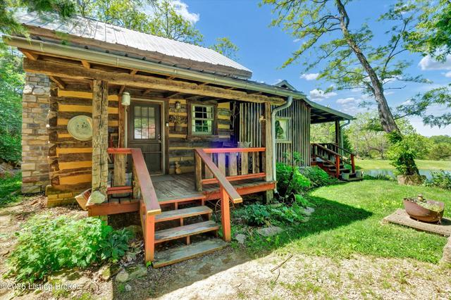 2945 N Greenbrier Rd, Madison, IN 47250