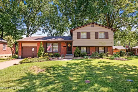 8006 Perchwood Ct, Louisville, KY 40291