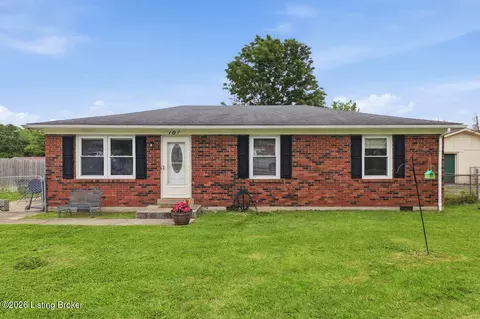 107 Ravenwood Dr, Frankfort, KY 40601
