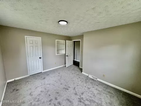 Bedroom - 207 Rizer Ave, Springfield, KY 40069 photo 2 of 4