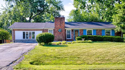 3818 Gaywood Dr, Louisville, KY 40272