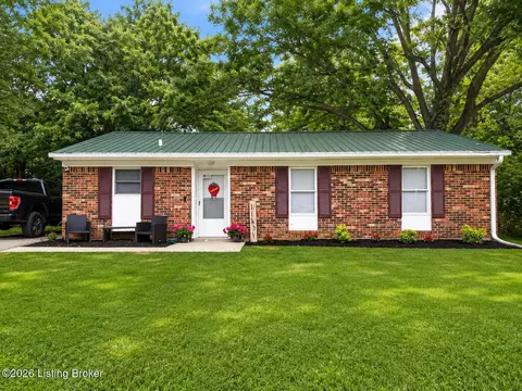 148 Vonda Ct, Radcliff, KY 40160