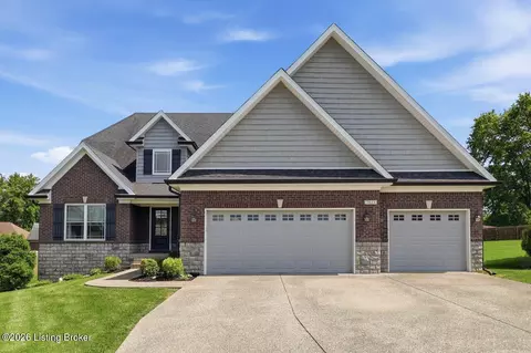 7611 Parkcrest Way, Louisville, KY 40214