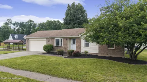8401 Silver Fox Rd, Louisville, KY 40291