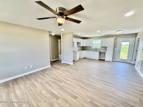 Living - 1574 Old Perryville Loop, Springfield, KY 40069 photo 1 of 3