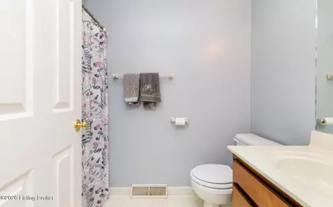 Bath - 181 Eathan Ct, Mount Washington, KY 40047 photo 5 of 8