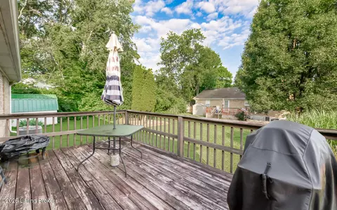 Exterior - 181 Eathan Ct, Mount Washington, KY 40047 photo 5 of 8