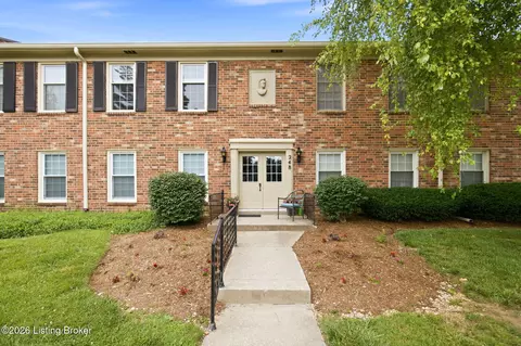248 Stonehenge Dr #104, Louisville, KY 40207