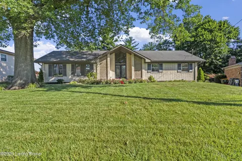9807 Sheplet Ct, Louisville, KY 40241