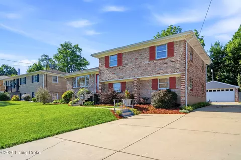 6302 Green Manor Dr, Louisville, KY 40228
