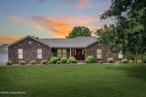 2032 Currys Fork Dr, La Grange, KY 40031