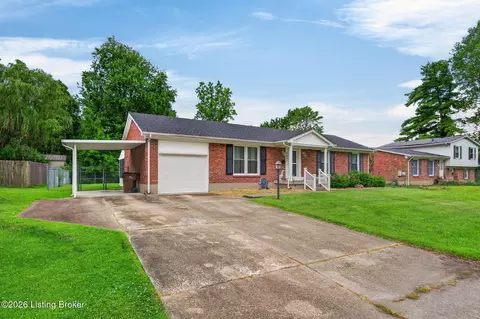 7802 Brynwood Ln, Louisville, KY 40291