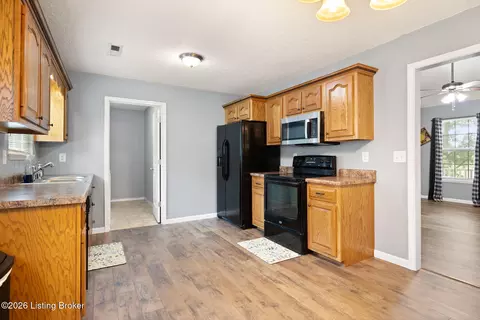 6149 Hardinsburg Rd, Cecilia, KY 42724