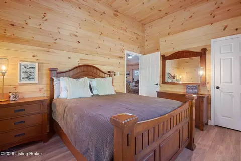Bedroom - 140 Cochise Rd, Cub Run, KY 42729 photo 3 of 9