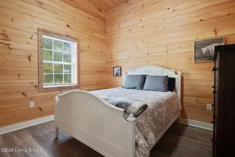 Bedroom - 140 Cochise Rd, Cub Run, KY 42729 photo 4 of 9