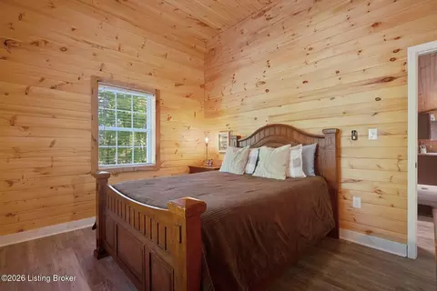 Bedroom - 140 Cochise Rd, Cub Run, KY 42729 photo 2 of 9