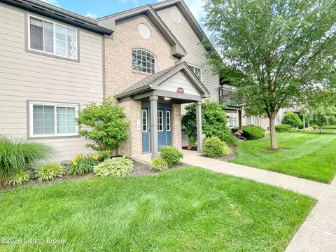 5305 Pacer Ln #204, Louisville, KY 40241