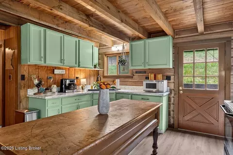 Kitchen - 116 Wolfwood Cir, Pendleton, KY 40055 photo 5 of 5