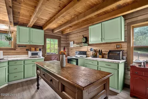 Kitchen - 116 Wolfwood Cir, Pendleton, KY 40055 photo 2 of 5