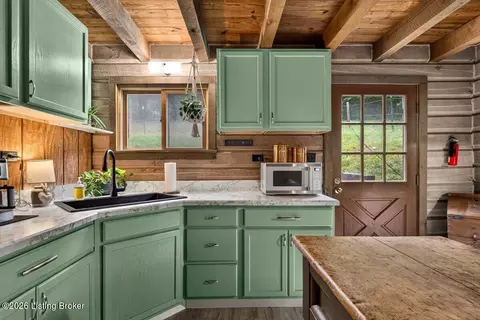 Kitchen - 116 Wolfwood Cir, Pendleton, KY 40055 photo 3 of 5