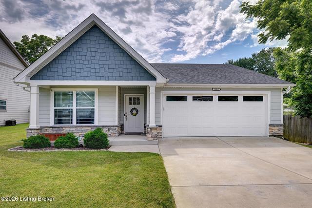 9004 Manslick Cmns Dr, Louisville, KY 40219