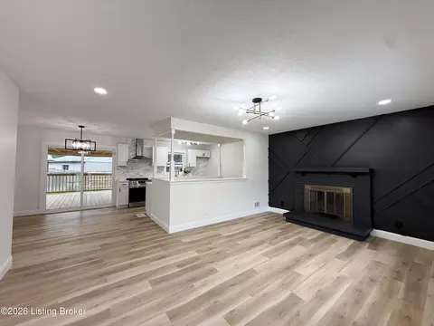 6308 Flintlock Cir, Louisville, KY 40216