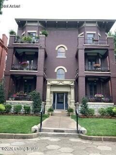 1433 Saint James Ct #1, Louisville, KY 40208