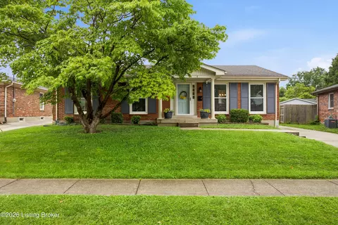 4012 Landside Dr, Louisville, KY 40220