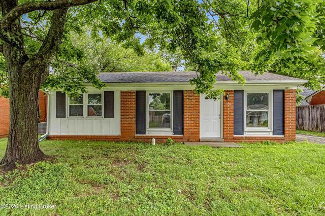 4601 Planetree Dr, Louisville, KY 40219