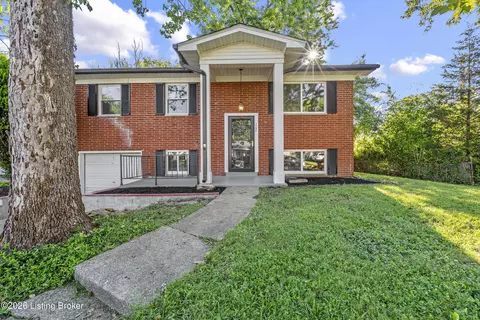 1702 Beaumont Dr, Clarksville, IN 47129