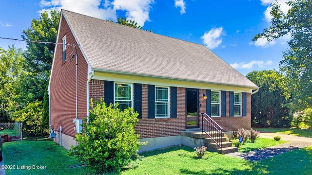 3821 Hillcross Dr, Louisville, KY 40229